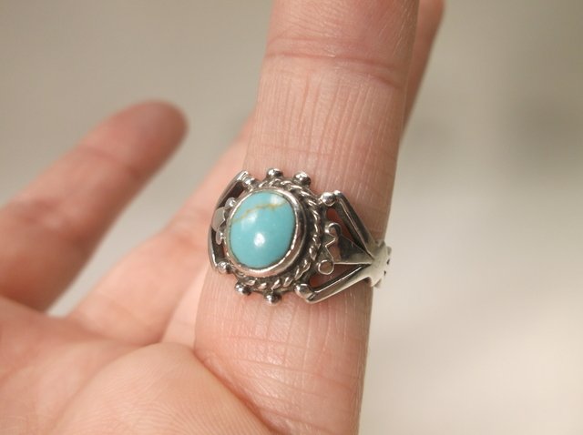 Gorgeous Sterling Silver Turquoise Ring 7 (1 of 1)