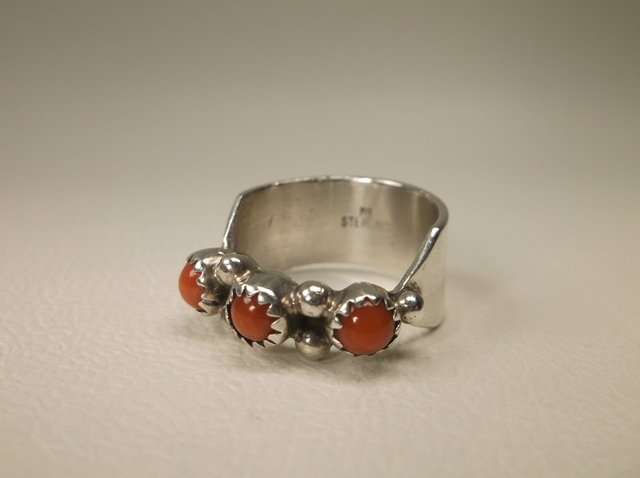 Beautiful Navajo Sterling Silver Coral Ring RB 7 (1 of 2)