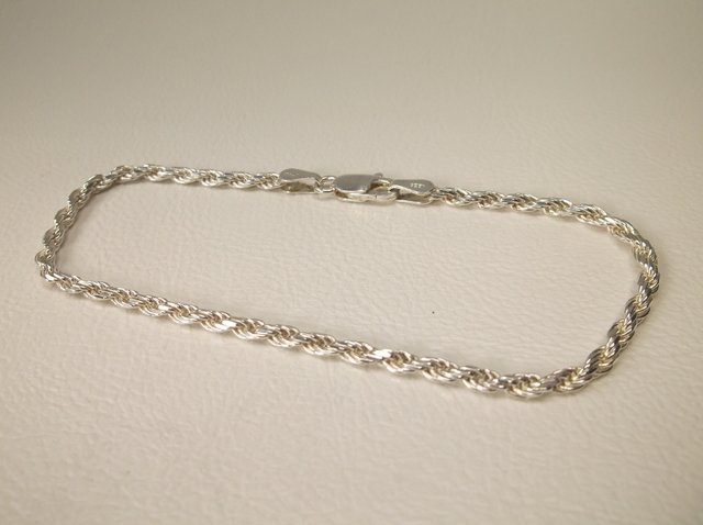 Gorgeous Sterling Silver Chain Bracelet: .