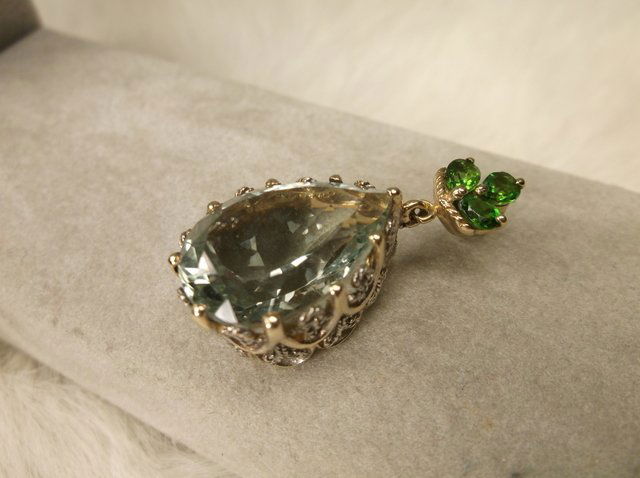 Stunning 14kt Gold Large Aquamarine Emerald Pendant (1 of 5)