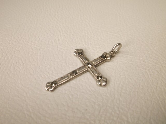 Beautiful Antique Sterling Silver Cross Charm (1 of 1)