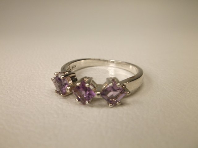Gorgeous Sterling Silver Amethyst Ring 8 (1 of 1)
