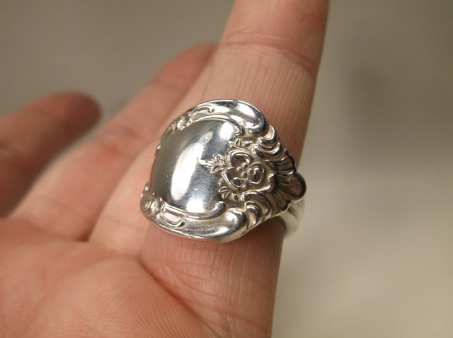 Gorgeous Heavy Antique Sterling Silver Spoon Ring 7 (1 of 2)