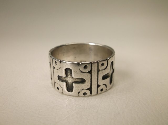 Beautiful Sterling Silver Cross band Ring 9.5 (1 of 1)