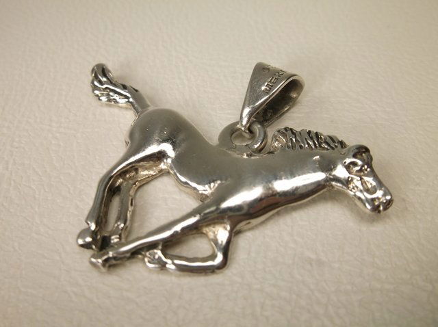 Gorgeous Large Sterling Silver Horse Pendant Heavy (1 of 1)