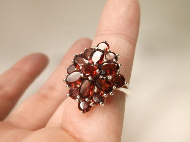 Gorgeous Sterling Silver Garnet Cocktail Ring 6 (1 of 1)