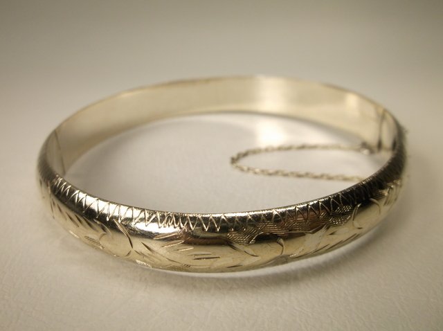 Gorgeous Sterling Silver Heavy Bangle Bracelet (1 of 1)