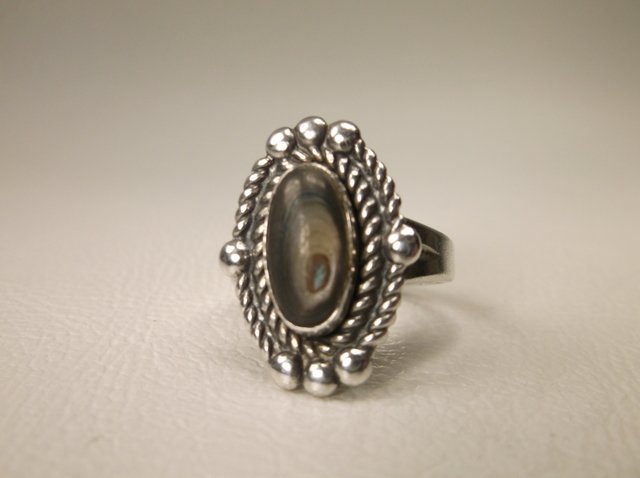 Beautiful Navajo Sterling Silver Abalone Ring 5.5 (1 of 2)