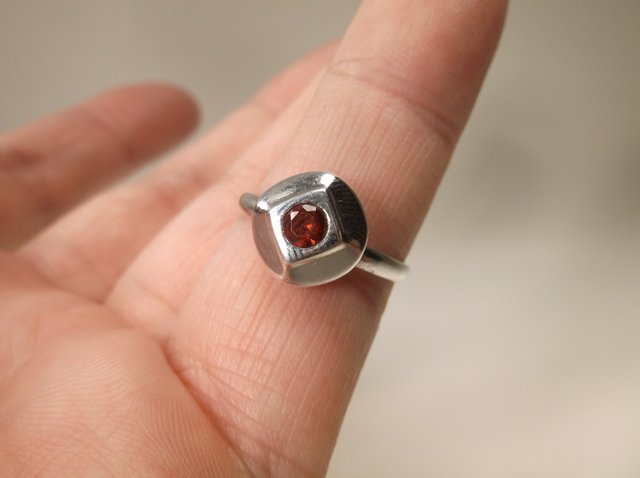 Beautiful Sterling Silver Garnet Ring 7 (1 of 1)