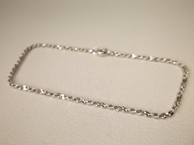 Beautiful Sterling Silver Chain Bracelet: .