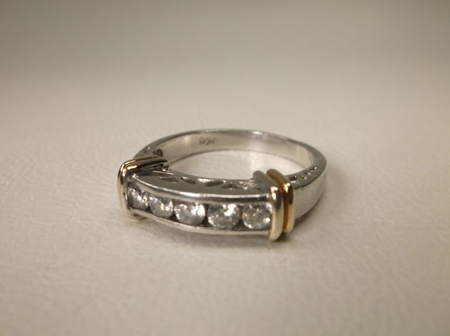 Beautiful Sterling Silver CZ Ring 9 (1 of 1)