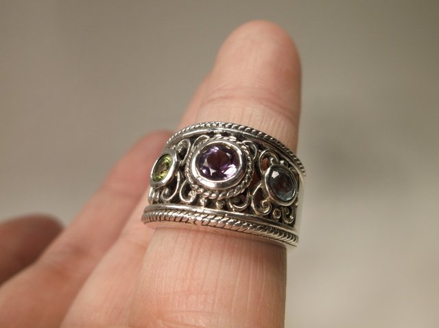 Beautiful Sterling Silver Peridot Amethyst Ring 7 (1 of 2)