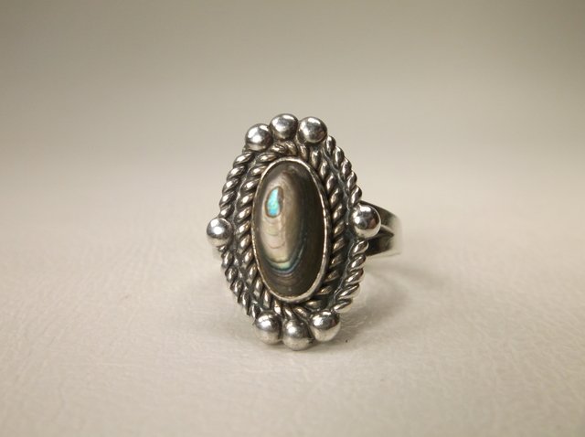 Beautiful Navajo Sterling Silver Abalone Ring 5.5 (1 of 2)