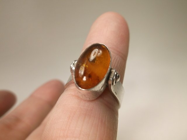 Beautiful Sterling Silver Amber Ring 6 (1 of 2)