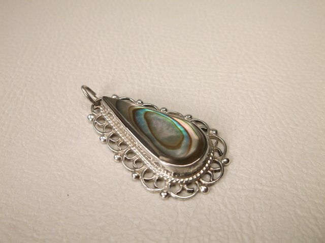 Beautiful Taxco Sterling Silver Abalone Pendant Signed: .