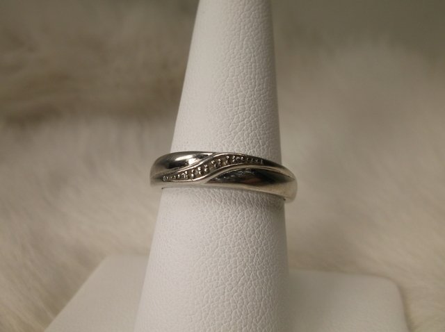Beautiful Sterling Silver Genuine Diamond Ring 8 (1 of 1)