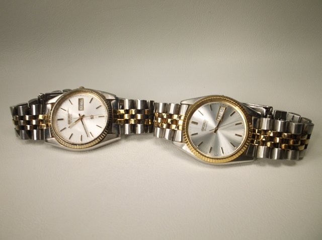 2 Seiko Mens Wristwatches: both need batteries