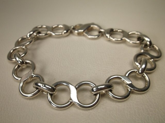Gorgeous Sterling Silver Infinity Bracelet Heavy (1 of 1)