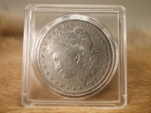 1879 O US Silver Morgan Dollar (1 of 2)