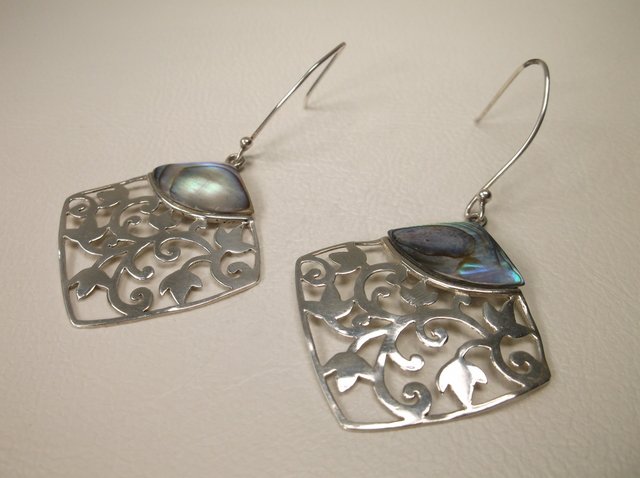 Beautiful Sterling Silver Abalone Earrings: .