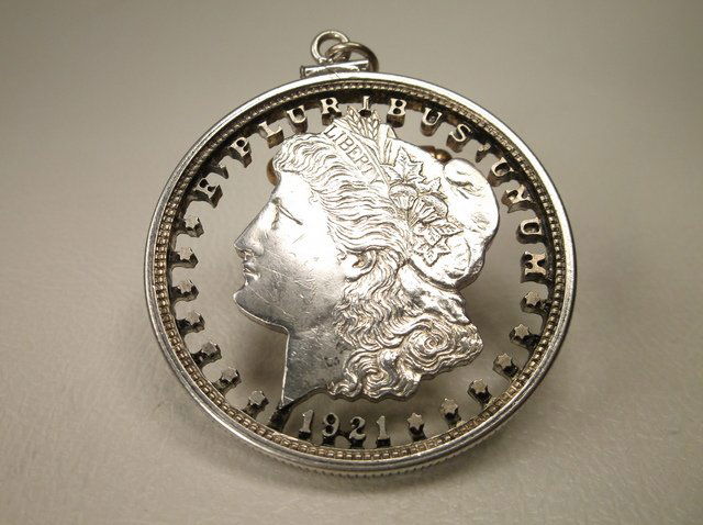 Gorgeous 1921 US Silver Morgan Dollar Pendant (1 of 2)