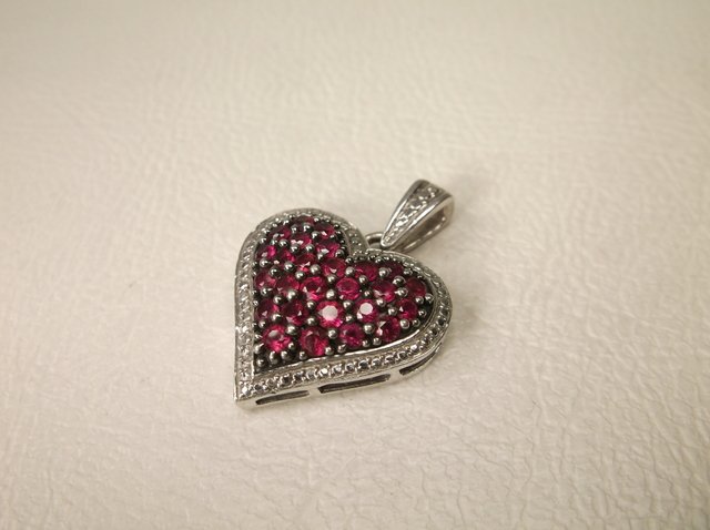 Gorgeous Sterling Silver Ruby Heart Pendant (1 of 1)