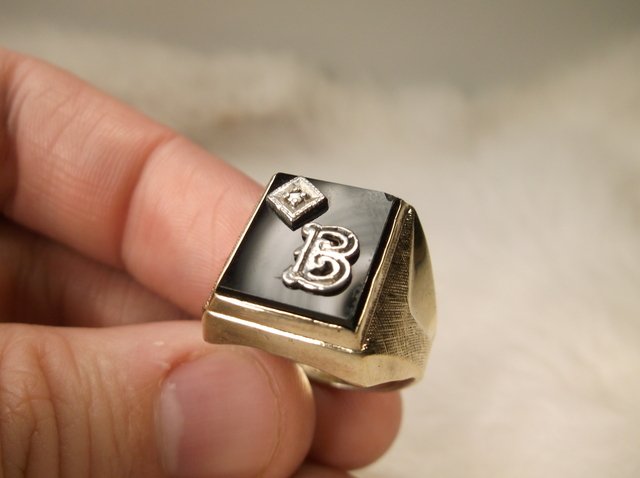 Beaut Antique Gold Over Sterling Gen Diamond B Ring 9 (1 of 1)