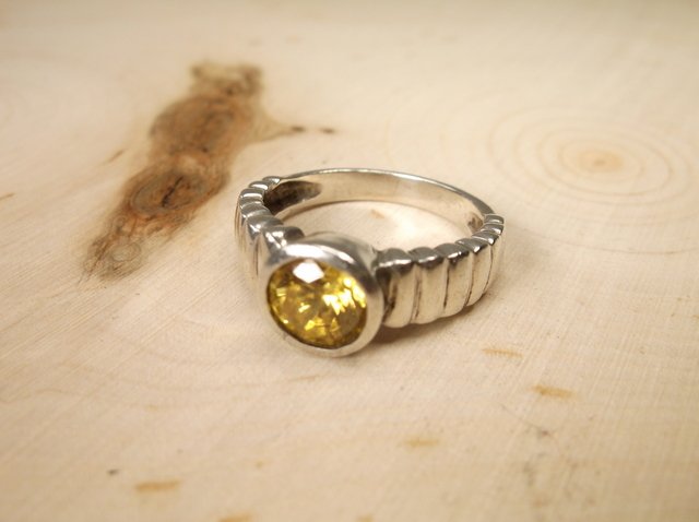 Gorgeous Sterling Silver Topaz Ring 7.5 (1 of 1)