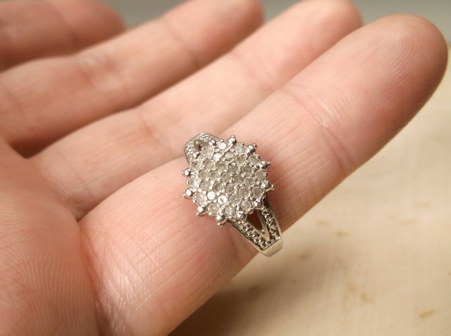 Gorgeous Sterling 31 Genuine Diamond Ring 6 (1 of 2)