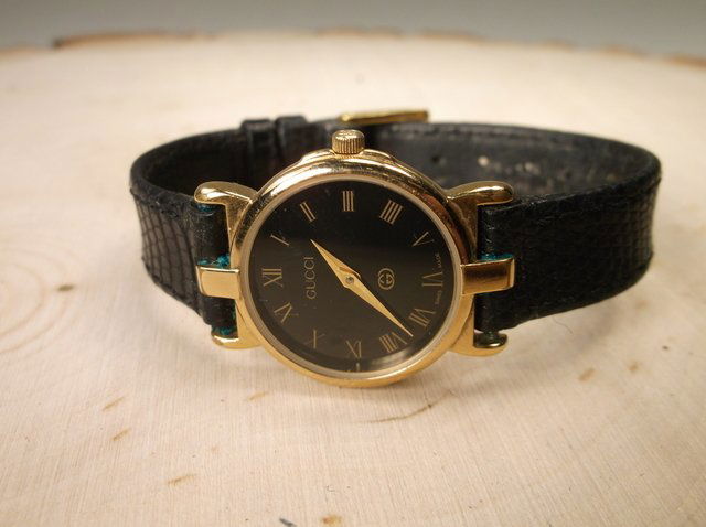 Genuine Gucci Wristwatch (1 of 4)