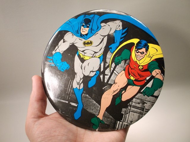 Large 1982 DC Batman Pinback Button Vintage (1 of 2)
