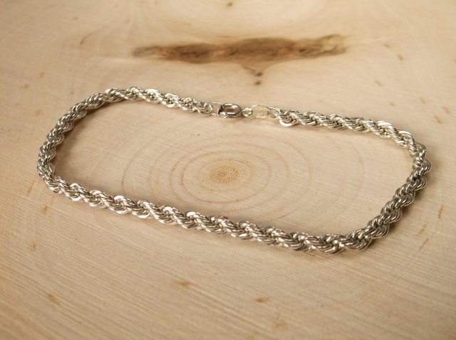 Gorgeous Sterling Silver Chain Bracelet: .