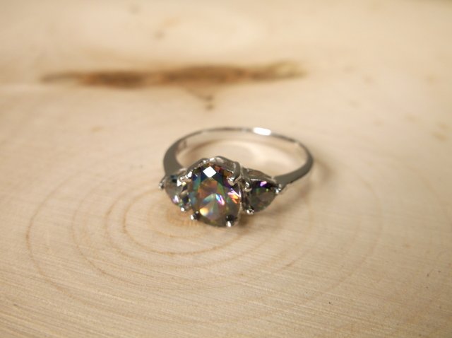 Gorgeous Sterling Silver Topaz Ring 7 (1 of 1)