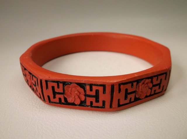 Gorgeous Asian Bangle Bracelet (1 of 1)