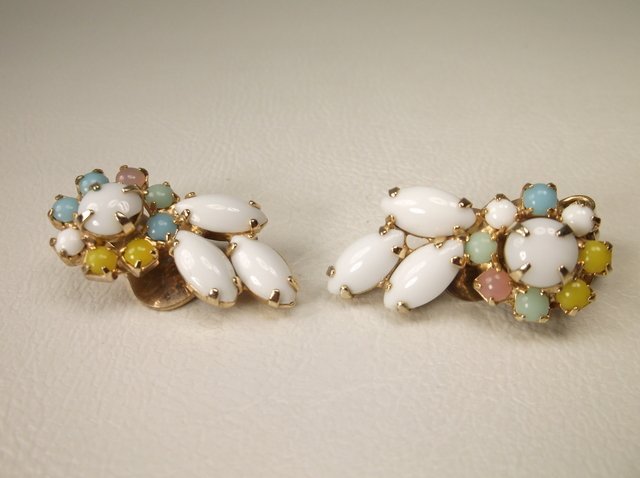 Gorgeous Antique Rhinestone Earrings (1 of 1)