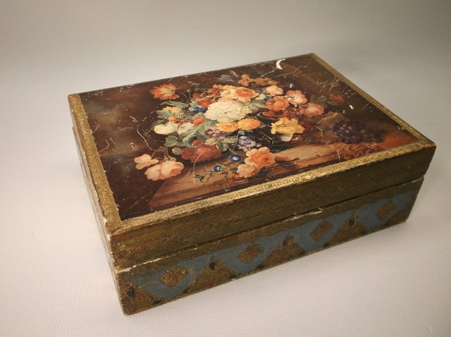 Beautiful Antique Italian Wood Box: .