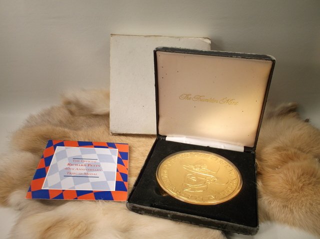 Rare 350 Gram Richard Petty Sterling Silver Coin (1 of 5)