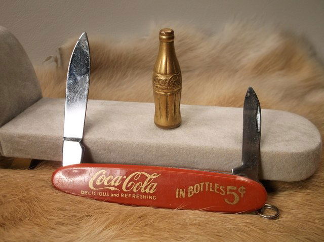 Beautiful Coca Cola Pocket Knife With Bottle (1 of 1)