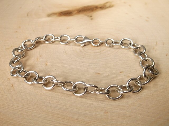 Gorgeous Sterling Silver Chain Bracelet: .