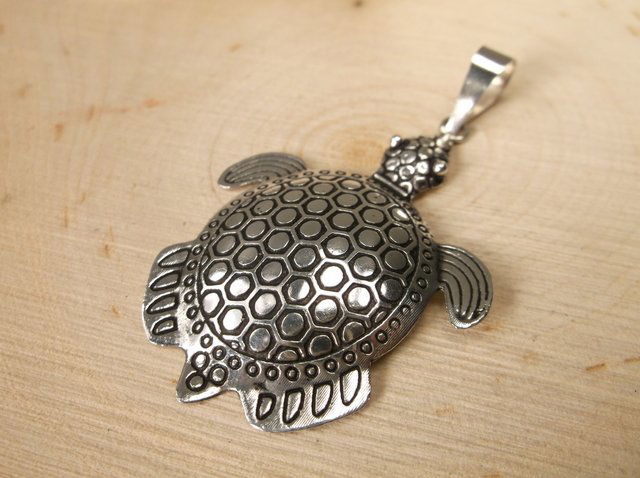 Gorgeous Sterling Silver Sea Turtle Pendant (1 of 1)