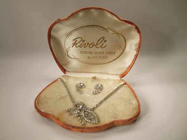 Stunn Art Deco Leo Glass Sterling Necklace Earrings Set (1 of 4)