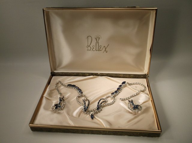 Stunning Antique Bellex Rhinestone Necklace Earrings: gorgeous set in box, art deco or late art nouveau era