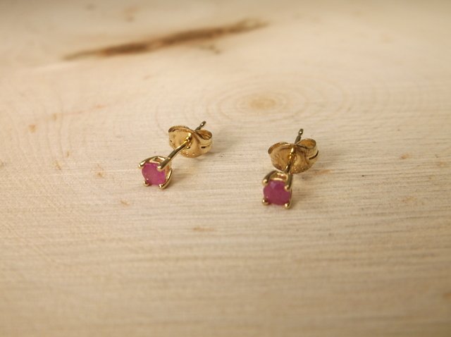 Gorgeous Gold Over Sterling Gen Ruby Earrings (1 of 1)