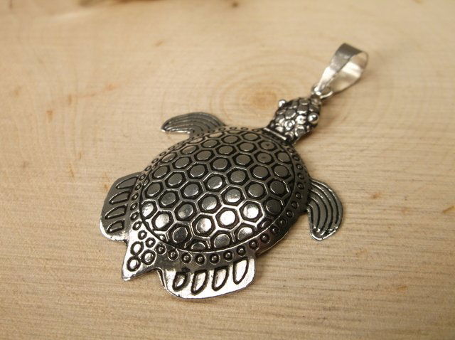 Gorgeous Sterling Silver Sea Turtle Pendant (1 of 1)