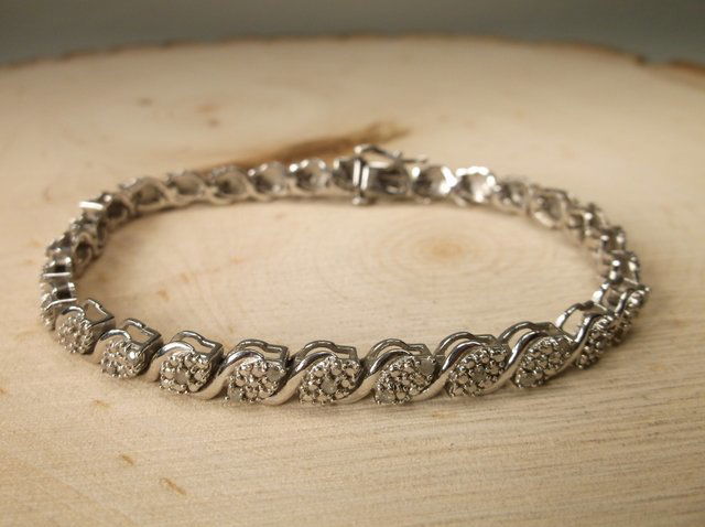 Gorgeous Sterling Silver 44 Gen Diamond Bracelet (1 of 1)