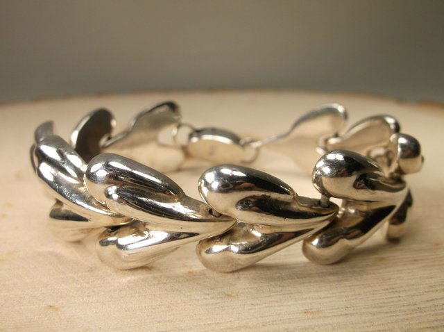 Gorgeous Heavy Sterling Silver Design Bracelet (1 of 2)