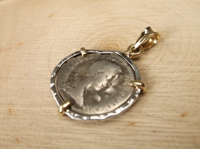 Gorgeous 14kt Gold & Ancient Coin Pendant (1 of 2)