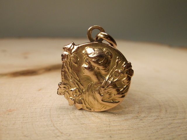 Gorgeous c1900 F Dropsy 14kt Gold Cameo Pendant FAN (1 of 3)