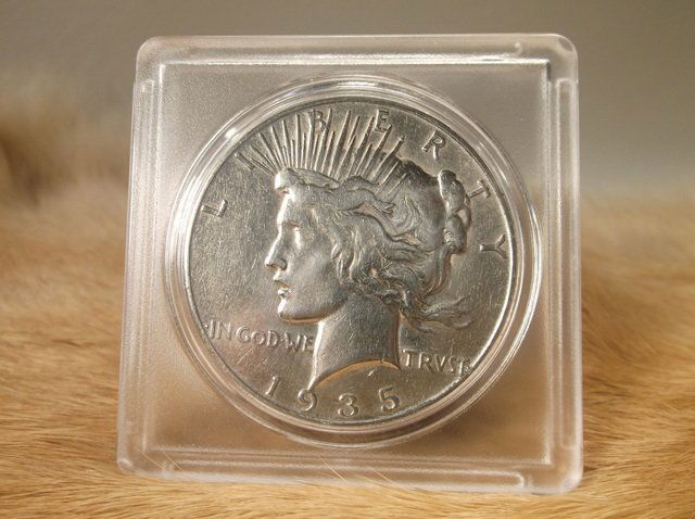 1935 S US Silver Peace Dollar (1 of 2)