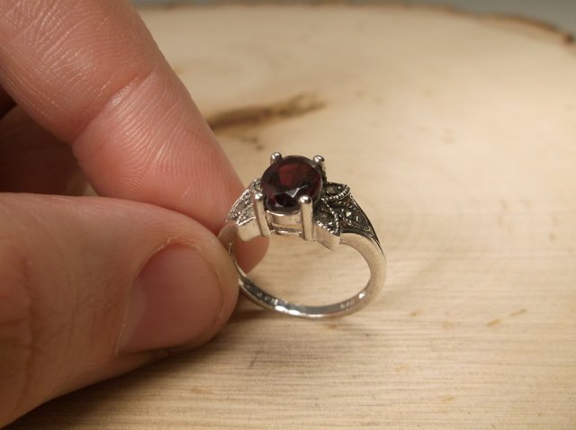 Gorgeous Sterling Silver Garnet Ring 6 (1 of 1)